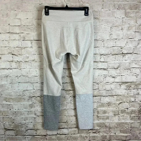 Outdoor Voices Women's Medium Dipped 7/8 Leggings Oatmeal Dove Ash Colorblock M - Picture 9 of 9